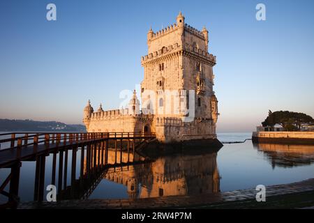 Belem-Turm am Tejo am Morgen, berühmtes Wahrzeichen der Stadt in Lissabon, Portugal Stockfoto