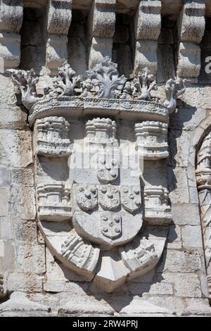 Königliches Wappen von König Manuel I. am Belemturm in Lissabon, Portugal Stockfoto