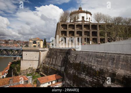 Augustinerkloster Serra do Pilar auf einem Hügel in Porto, Portugal Stockfoto