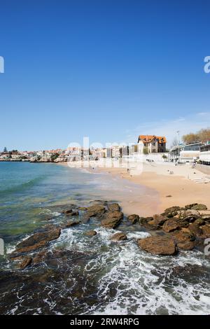 Portugal, Cascais, Strand in Resort Küstenstadt am Atlantik, beliebtes Urlaubsziel in der Nähe von Lissabon Stockfoto