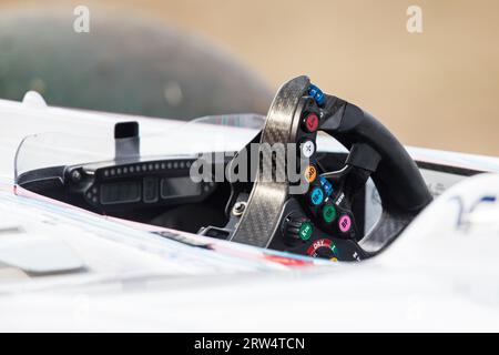 Das komplexe Lenkrad eines Formel-1-Autos Stockfoto