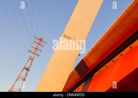 Die Bolte Bridge überquert den Yarra River bei Sonnenuntergang in Melbourne, Victoria, Australien Stockfoto