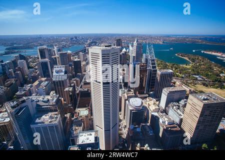 Das CBD von Sydney und der umliegende Hafen an einem klaren Frühlingstag am 16. Oktober 2013 Stockfoto