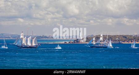 Die Flotte der Tall Ships verlässt Port Phillip Bay von PT Nepean in der Nähe von Melbourne, Australien Stockfoto