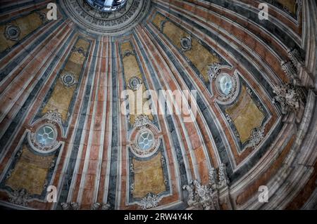 Innenansicht von (Cupula) der Basilika Estrela in Lissabon, Portugal Stockfoto