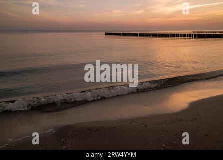 Usedom ist eine Insel in der Pommerschen Bucht der Ostsee, die durch den Fluss Peene und die Stettiner Lagune vom Festland getrennt ist. Es ist der Stockfoto