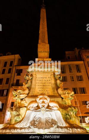 Brunnen Piazza Rotonda von Giacomo Della Porta und Leonardo Sormani, um 1575, ägyptischer Obelisk aus der Zeit von Ramses II, Piazza Rotonda, Pantheon Stockfoto