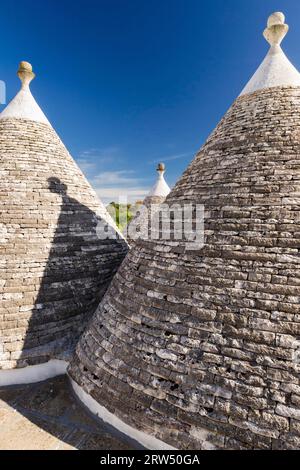 Konisches Dach, Steindach, trullo, trulli, traditionelle Rundhäuser, Martina Franca, Valle d'Itria, Trullo-Tal, Apulien, Apulien, Italien Konisch Stockfoto