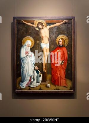 Christus am Kreuz, zwischen Maria und Johannes, Kölner Maler, 1458, Wallraf-Richartz-Museum, Köln, Nordrhein-Westfalen, Deutschland Christus am Stockfoto