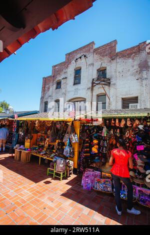 Los Angeles, USA, 14. Juli 2014: Die berühmte historische Olvera St, bekannt als Geburtsort von Los Angeles an einem heißen Sommertag Stockfoto