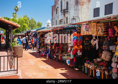 Los Angeles, USA, 14. Juli 2014: Die berühmte historische Olvera St, bekannt als Geburtsort von Los Angeles an einem heißen Sommertag Stockfoto