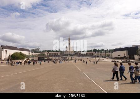 Fatima, Portugal, 25. April 2014: Das Heiligtum von Fatima, das auch als die Basilika von Lady Fatima (Portugal) bezeichnet wird Stockfoto