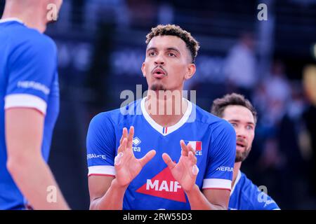 Rom, Italien. September 2023. Barthélémy Chinenyeze aus Frankreich reagiert beim Finale der Bronzemedaille des Männer CEV Eurovolley 2023 zwischen Frankreich und Slowenien. Die slowenische Nationalmannschaft besiegte Frankreich mit 2:3. Slowenien gewann das Bronze-Medaillenspiel. Quelle: SOPA Images Limited/Alamy Live News Stockfoto