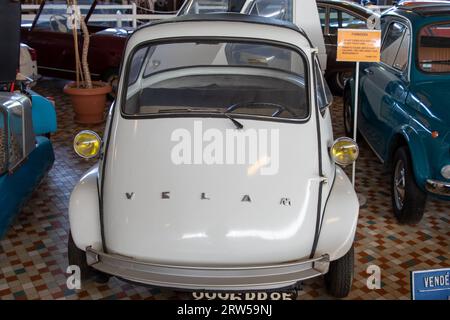 Talmont, Frankreich - 09 12 2023 : VELAM-Mikroauto Isetta historisches Auto am Museumsfahrzeug in talmont vendee france ausgestellt Stockfoto