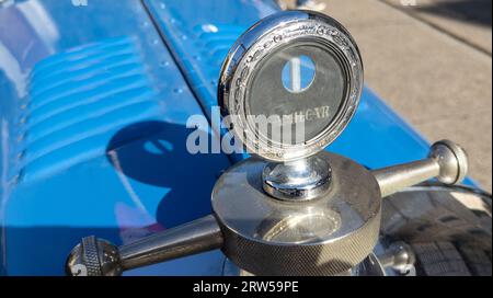 Bordeaux, Frankreich - 09 04 2023 : Amilcar französischer klassischer Logo-Text und Markenschild auf dem Kühler-Emblem frankreich Autohersteller Stockfoto