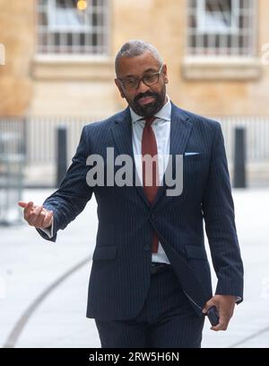 London, England, Großbritannien. September 2023. Außenminister JAMES ist vor der BBC zu sehen, bevor er in der Laura Kuenssberg-Show auftritt. (Bild: © Tayfun Salci/ZUMA Press Wire) NUR REDAKTIONELLE VERWENDUNG! Nicht für kommerzielle ZWECKE! Stockfoto