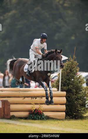 Woodstock, Oxfordshire, Großbritannien. September 2023. Harry Meade von Großbritannien mit et Hop du Matz während des CCI-L 4* Cross Country bei den Blenheim Palace International Horse Trials am 16. September 2023, Großbritannien (Foto: Maxime David/MXIMD Pictures - mximd.com) Credit: MXIMD Pictures/Alamy Live News Stockfoto
