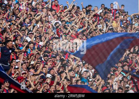 Buenos Aires, Argentinien. September 2023. San Lorenzo Fans, die während des Spiels zwischen San Lorenzo vs Racing im Rahmen der Copa de la Liga 2023 im Pedro Bidegain Stadium zu sehen waren. Endstand: San Lorenzo 1:1. (Foto: Roberto Tuero/SOPA Images/SIPA USA) Credit: SIPA USA/Alamy Live News Stockfoto