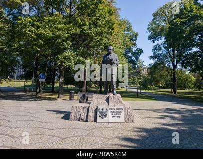 Eine Statue von Jerzy Zietek, einem General und Politiker, in Kattowitz, Polen Stockfoto