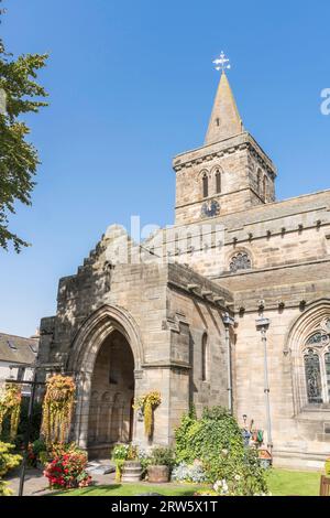 Der Eingang zur St. Andrews Holy Trinity Church, St Andrews, Fife, Schottland, Großbritannien Stockfoto