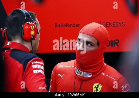 Singapur, Singapur. September 2023. Carlos Sainz Jr (ESP) Ferrari. Formel-1-Weltmeisterschaft, Rd 16, Singapur Grand Prix, Sonntag, 17. September 2023. Marina Bay Street Circuit, Singapur. Quelle: James Moy/Alamy Live News Stockfoto