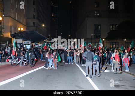 Chicago, USA. September 2023. Feierlichkeiten zum mexikanischen Unabhängigkeitstag in der Innenstadt von Chicago, 16. September 2023. (Foto: Ludvig Peres/SIPA USA) Credit: SIPA USA/Alamy Live News Stockfoto