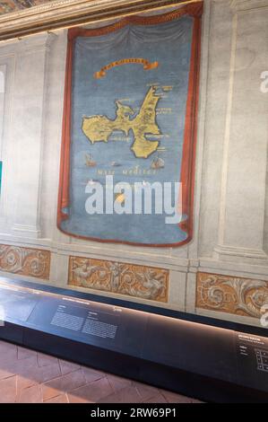 Zimmer Nummer A14 in den Uffizien ist die Terrazzo Delle Carte Geografiche (Terrasse der geographischen Karten) oder Halle der Karten, die groß ist Stockfoto
