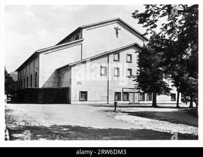 Vintage-Foto des Passionsspieltheaters Oberammergau. Nummer 1 in einem Fotoset, das möglicherweise aus den 1930er Jahren stammt Stockfoto