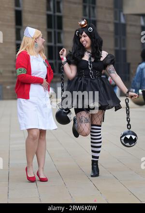 Alison Mitchell als Lisa Garland von Silent Hill (links) und Izzy Lindley als Chain Chomper von Mario während der Sheffield Anime & Gaming Con im Mercure Sheffield. Bilddatum: Sonntag, 17. September 2023. Stockfoto