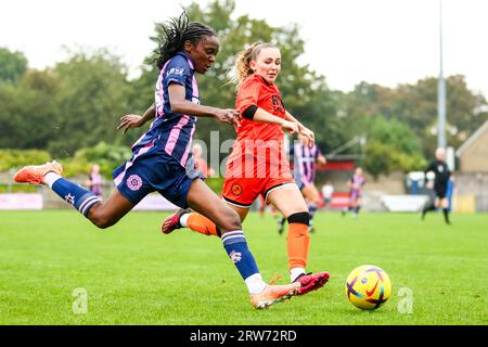 London, Großbritannien. September 2023. London, England, 17. September 2023: Shakira Kafoero Roberts (19 Dulwich Hamlet) in Aktion während des Spiels der London and South East Regional Womens Premier League zwischen Dulwich Hamlet und Millwall im Champion Hill in London, England. (Liam Asman/SPP) Credit: SPP Sport Press Photo. Alamy Live News Stockfoto
