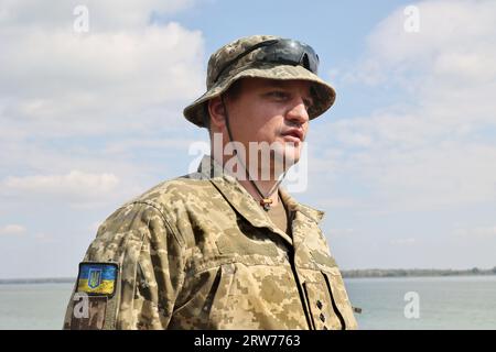 Nicht exklusiv: PECHENIHY, UKRAINE - 12. SEPTEMBER 2023 - Teilnehmer der Befreiung der Gemeinde Pechenihy Andrii (Berezen) ist auf dem abgebildet Stockfoto