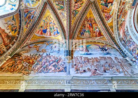 Orvieto Umbrien Italien. Das Gewölbe der Kapelle der Madonna di San Brizio mit Fresken von Fra Angelico und Benozzo Gozzoli Stockfoto