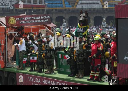 Mexiko-Stadt, Mexiko. September 2023. 16. September 2023, Mexiko-Stadt, Mexiko: Mexikanische Armee, Marine und Nationalgarde nehmen an der Militärparade Teil, um den 213. Jahrestag des mexikanischen Unabhängigkeitstages zu feiern. Am 16. September 2023 in Mexiko-Stadt. (Foto: Ismael Rosas/Eyepix Group/SIPA USA) Credit: SIPA USA/Alamy Live News Stockfoto