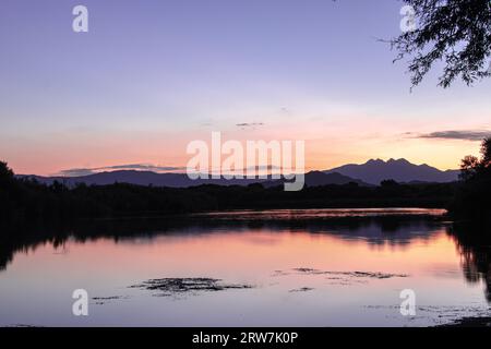 Der Oh So Unglaubliche Sonnenaufgang Am Unteren Salt River Stockfoto