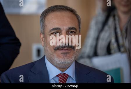 New York, USA. September 2023. Hakan Fidan, Außenminister der Türkei, vor Beginn eines bilateralen Treffens. Mehr als 140 Staats- und Regierungschefs haben ihre Teilnahme an der Generaldebatte der UN-Generalversammlung, dem größten diplomatischen Treffen der Welt, vom 19. Bis 26. September 2023 angekündigt. Quelle: Michael Kappeler/dpa/Alamy Live News Stockfoto