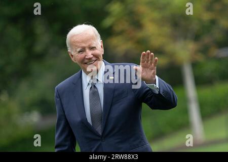 Washington, Vereinigte Staaten. September 2023. US-Präsident Joe Biden kommt nach einem Besuch in Wilmington, DE, am 17. September 2023 auf dem Südgarten des Weißen Hauses in Washington, DC, AN. Kredit: Chris Kleponis/Pool über CNP/dpa/Alamy Live News Stockfoto