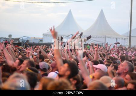 Frankreich. September 2023. Massenhysterie - Fete de l Humanite sur la Base 217 en Essonne. (Foto: Lionel Urman/SIPA USA) Credit: SIPA USA/Alamy Live News Stockfoto