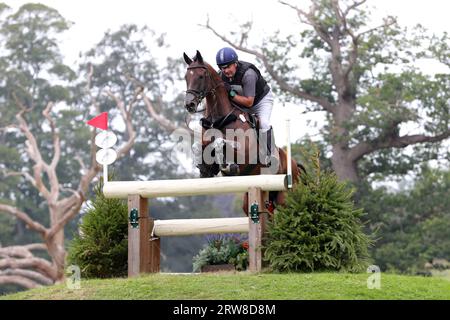 Michael Ryan reitet auf dem Claragh Mountain im CCI-L 4* während der internationalen Pferdeprüfungen im Blenheim Palace, Woodstock, Oxfordshire am Samstag, dem 16. September 2023. (Foto: Jon Bromley | MI News) Credit: MI News & Sport /Alamy Live News Stockfoto