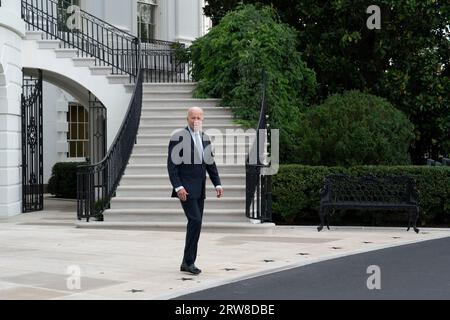 Washington, Usa. September 2023. US-Präsident Joe Biden verlässt das Weiße Haus in Washington, DC und geht nach New York, um an der Generalversammlung der Vereinten Nationen am Sonntag, den 17. September 2023, teilzunehmen. Foto von Chris Kleponis/UPI Credit: UPI/Alamy Live News Stockfoto