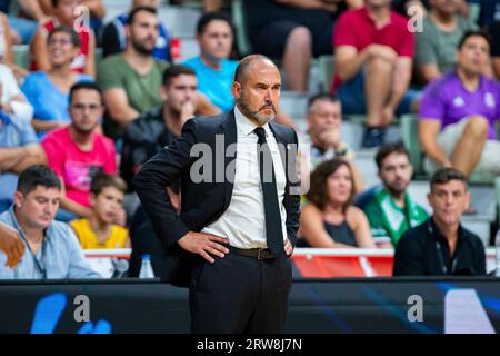 Murcia Region von Murcia Spanien 17. September 2023. CHUS MATEO Cheftrainer von Real Madrid Basketball, UNICAJA Bsket Malaga vs Real Madrid Super Copa Basket Endesa Final Match Sports Palace Murcia 17. September 2023 Credit: Pascu Méndez/Alamy Live News Stockfoto