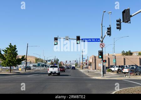 Yakima, WA, USA - 14. September 2023; Blick nach Norden entlang der N 1st Street am E Martin Luther King Jr Blvd in Yakima Stockfoto