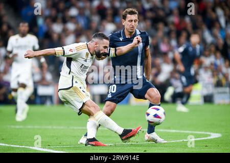 Madrid, Spanien. September 2023. Dani Carvajal (L) aus Real Madrid tritt am 17. September 2023 bei einem spanischen Fußballspiel der La Liga zwischen Real Madrid und Real Sociedad in Madrid an. Quelle: Gustavo Valiente/Xinhua/Alamy Live News Stockfoto