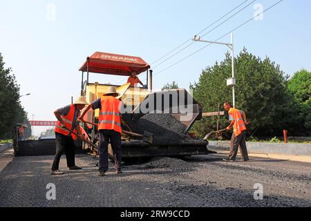 Luannan County, China - 31. Juli 2019: Baustelle für Landstraßen, Luannan County, Provinz Hebei, China Stockfoto
