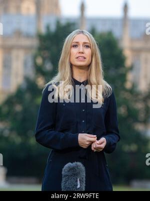 London, Vereinigtes Königreich. September 2023. Laura Trott, die Ministerin für Renten, wird in Westminster während der morgendlichen Medienrunde gesehen. Credit: Tayfun Salci / Alamy Live News Stockfoto