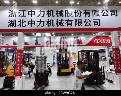 Die 23. China International Machinery & Electronic Products Fair wird am 14. September 2023 in Wuhan City, der zentralchinesischen Provinz Hubei, eröffnet. Stockfoto