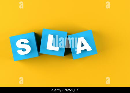 SLA-Service Level Agreement auf blauen Würfeln auf gelbem Hintergrund. Stockfoto