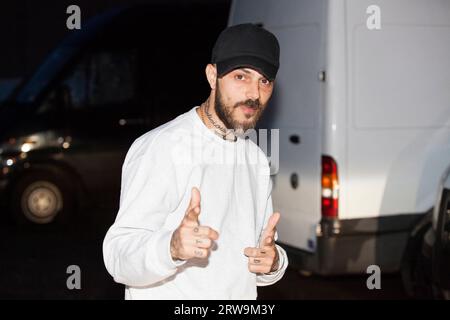 AbZ Love From Five verlässt den Range Rover bei der Ankunft im Riviera International Centre und posiert Stockfoto