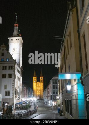 Turm des alten Rathauses, romanische UNESCO Kiliansdom, St. Kilian, Doppeltürme, Nachtblick, Würzburg, Unterfranken, Franken, Bayern Stockfoto