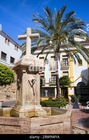 Kirchplatz (Spanisch: Plaza De La Iglesia) ruhigen Landschaft in der alten Stadt von Marbella, Spanien, Andalusien Stockfoto