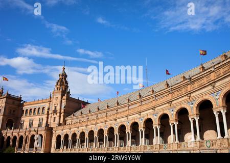 Kolonnade des Plaza de Espana Pavillons in Sevilla, Andalusien, Spanien Stockfoto